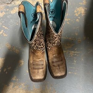 Womens Size 6 Ariat Boots